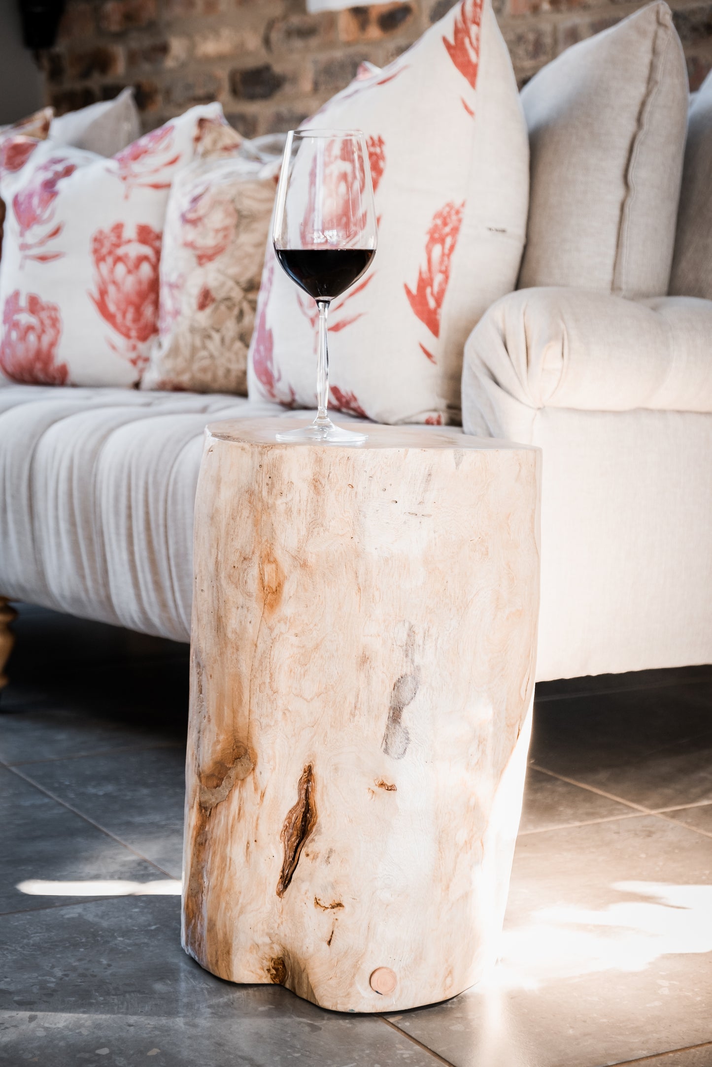 STUMP SIDE TABLE