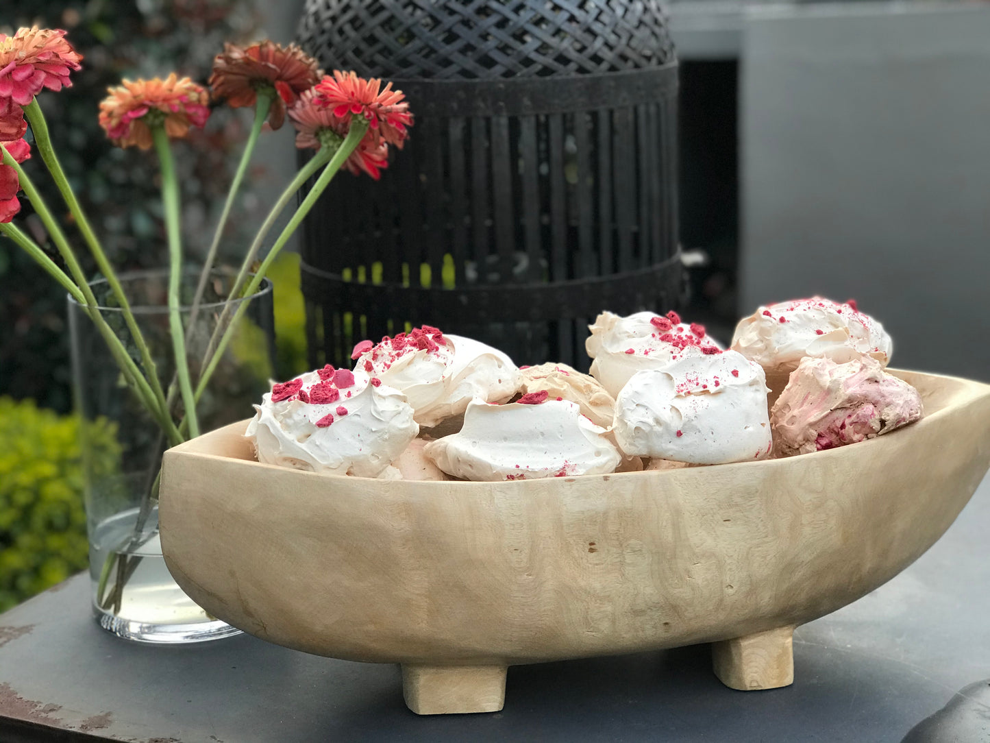 OVAL BOWL WITH 4 LEGS
